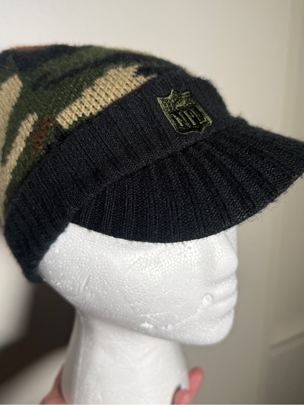 Reebok NFL Men's Camouflage Knit Visor Beanie - Black & Green OS